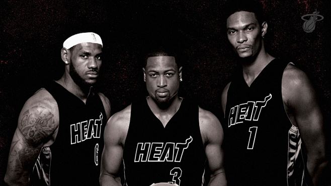 申京就该当轴！2赛季出手小于10次12胜1负，进攻流畅防守也积极了（申京最适合当战术中枢！近两季他出手不到10次球队12胜1负，进攻更顺畅防守更积极）