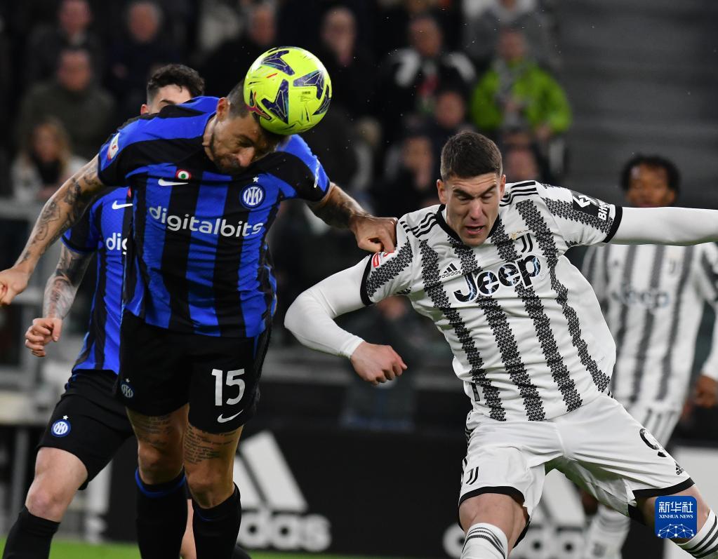 炸鱼来了，比朔夫戴帽、卡尔双响助德国U21队6-0大胜（德国U21 6-0大胜：比朔夫上演帽子戏法，卡尔梅开二度）