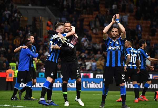 阿斯：阿隆索已解决了维尼修斯的问题，续约谈判将会更顺利（阿斯：阿隆索已化解维尼修斯难题，续约谈判有望更加顺利）