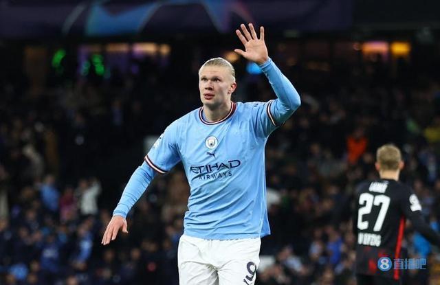 法比奥庆祝足协杯夺冠：将永远存在的时刻，一切荣耀归于上帝（法比奥庆祝足协杯称王：这一刻将被铭记，所有荣耀献给上帝）