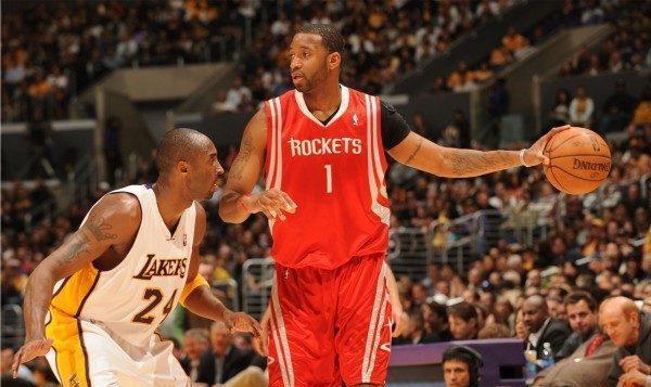 曼联最青睐的中场引援目标身价或将超过1亿英镑。（曼联看中的中场标价或将破亿英镑）