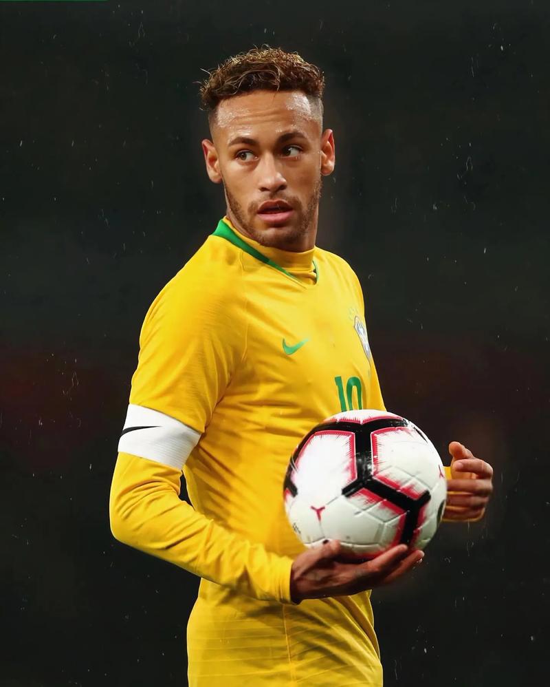 英超战报：利物浦2-1战胜曼联,（英超速递：利物浦2比1力克曼联）