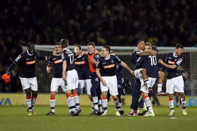 湖人本赛季三节领先进末节16战全胜，近两赛季共62胜4负（湖人本季三节领先后末节16连胜，近两季合计62胜4负）